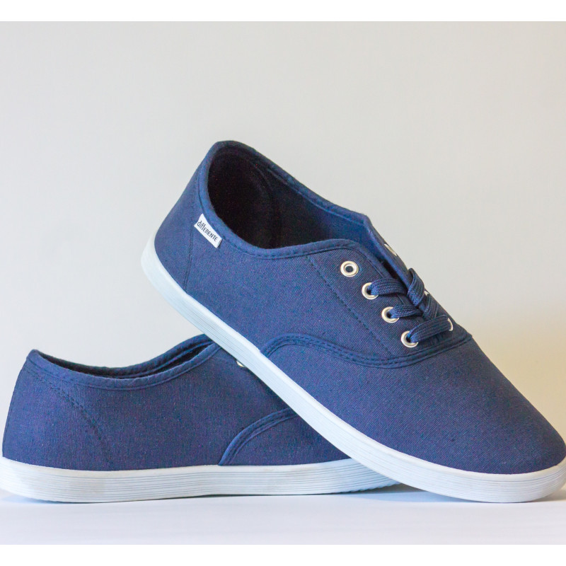 Paire de baskets à lacets