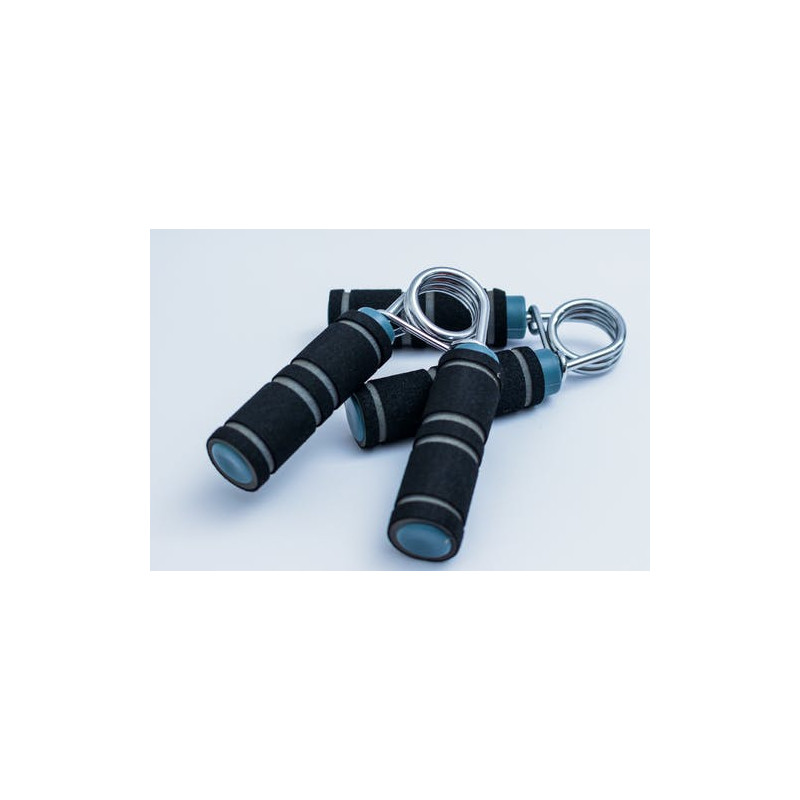 اثنين من القبضات اليد الأسود والأزرق