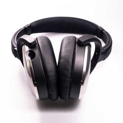 In-Ear Headphones (Earphones/Earbuds)