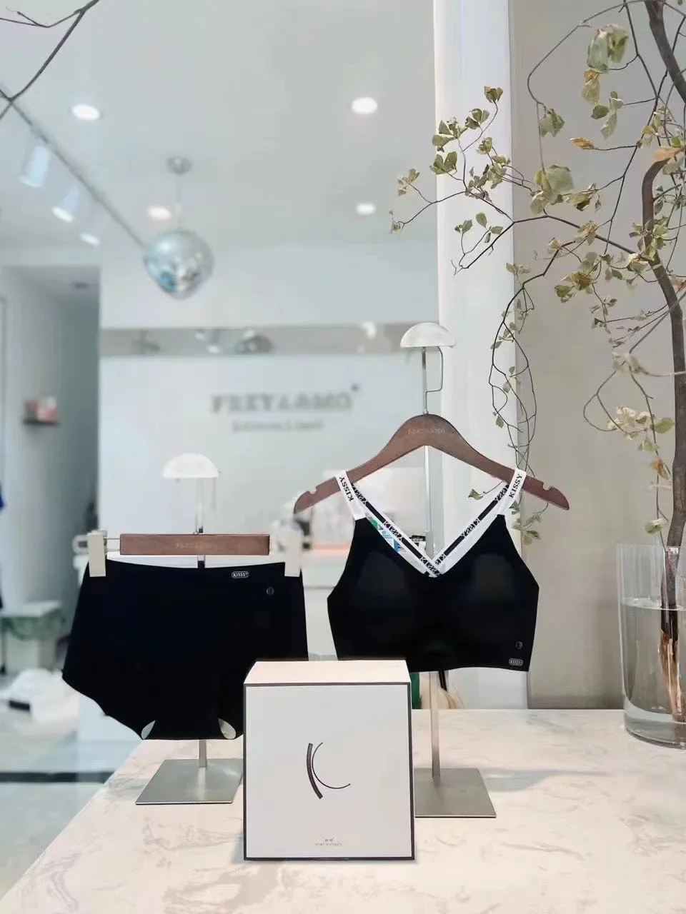 Kissy series underwear seamless vest sports sling lace platinum rimless bra